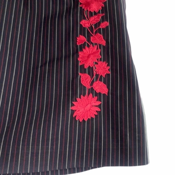 ⭐️Gorgeous Embroidered Striped Pencil Skirt - Picture 4 of 13